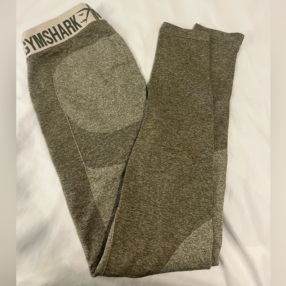 Womens Gymshark leggings 💚